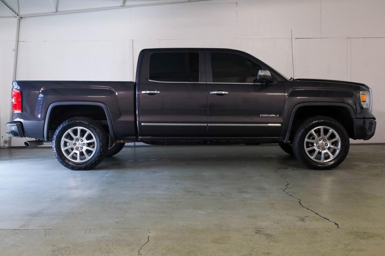 GMC Sierra 1500 4WD Crew Cab 143.5" Denali 2015