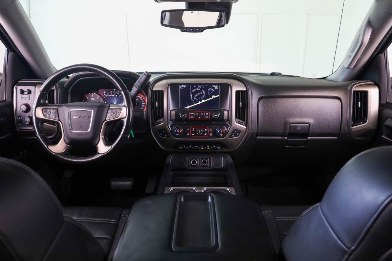 GMC Sierra 1500 4WD Crew Cab 143.5" Denali 2015