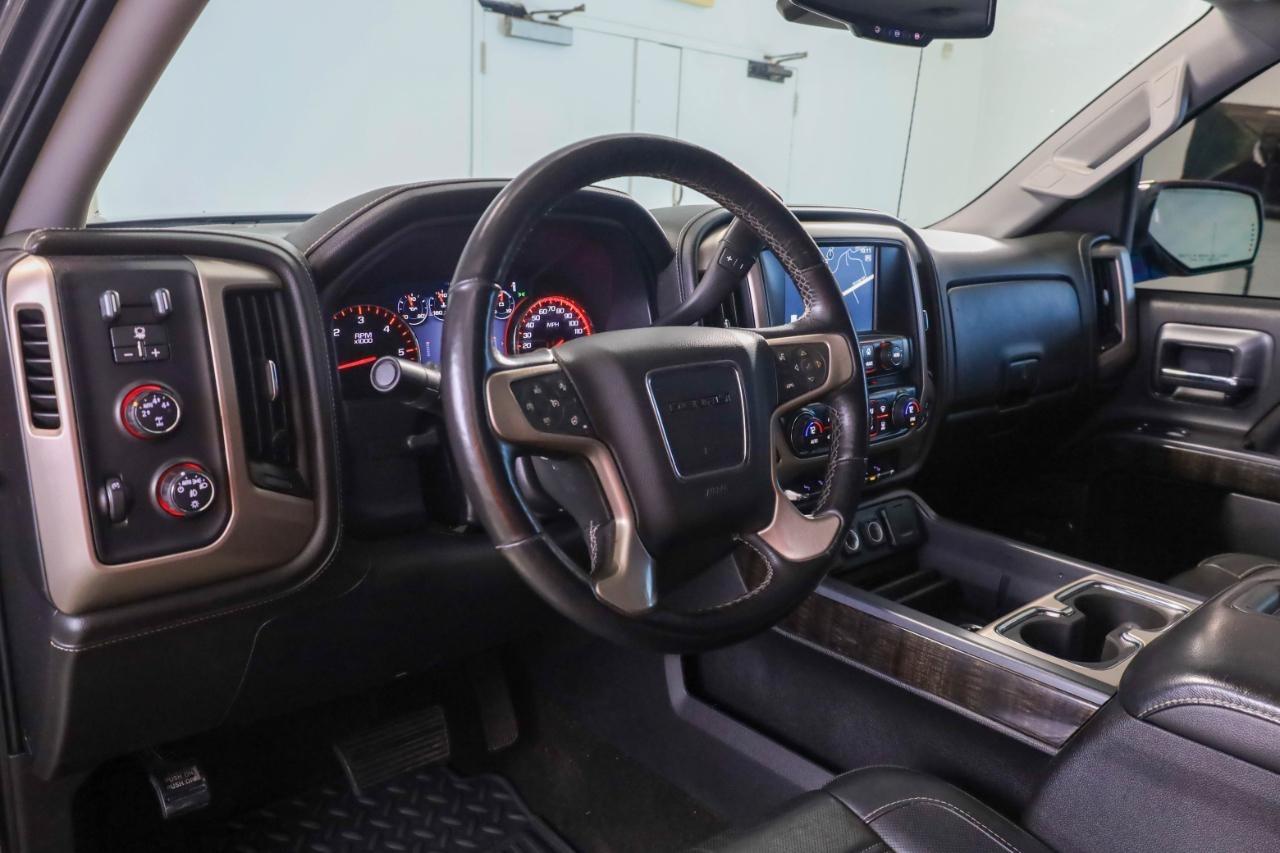 GMC Sierra 1500 4WD Crew Cab 143.5" Denali 2015