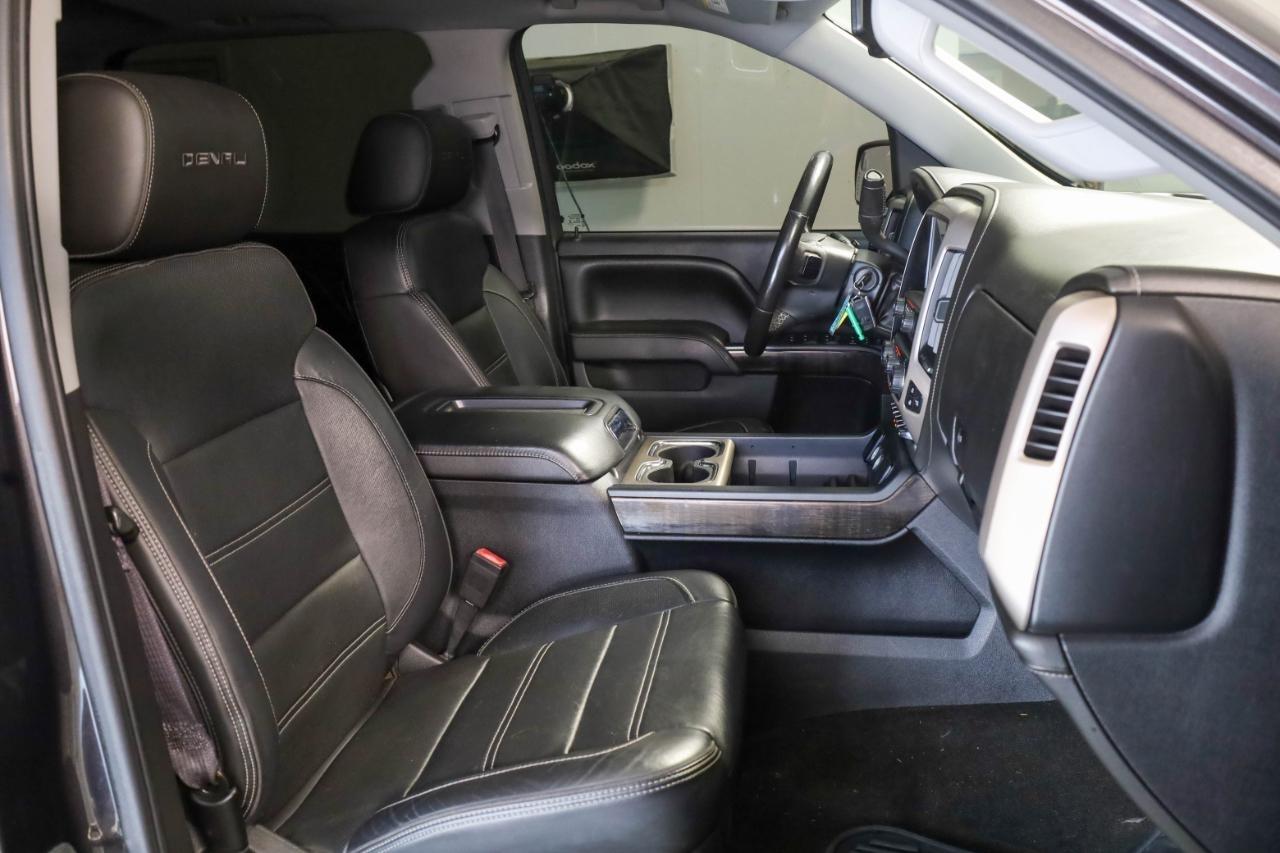 GMC Sierra 1500 4WD Crew Cab 143.5" Denali 2015