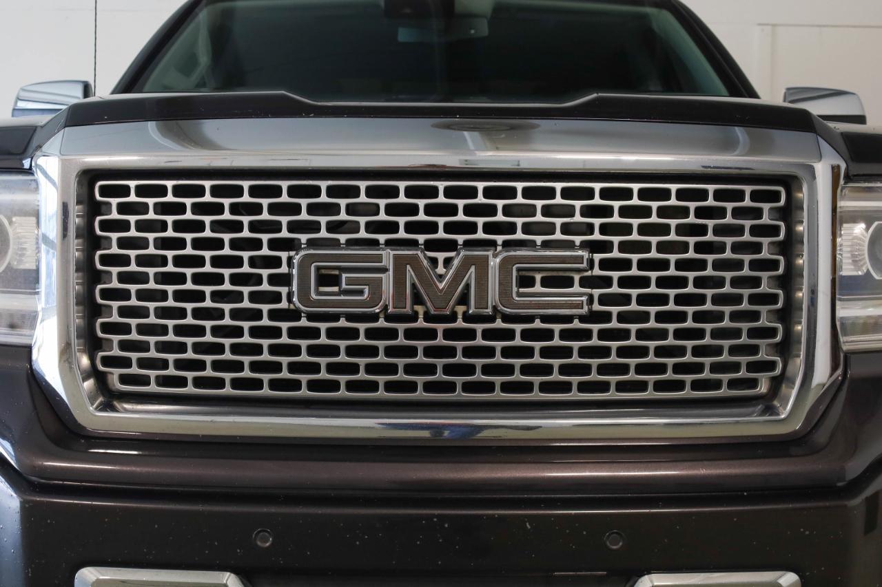 GMC Sierra 1500 4WD Crew Cab 143.5" Denali 2015