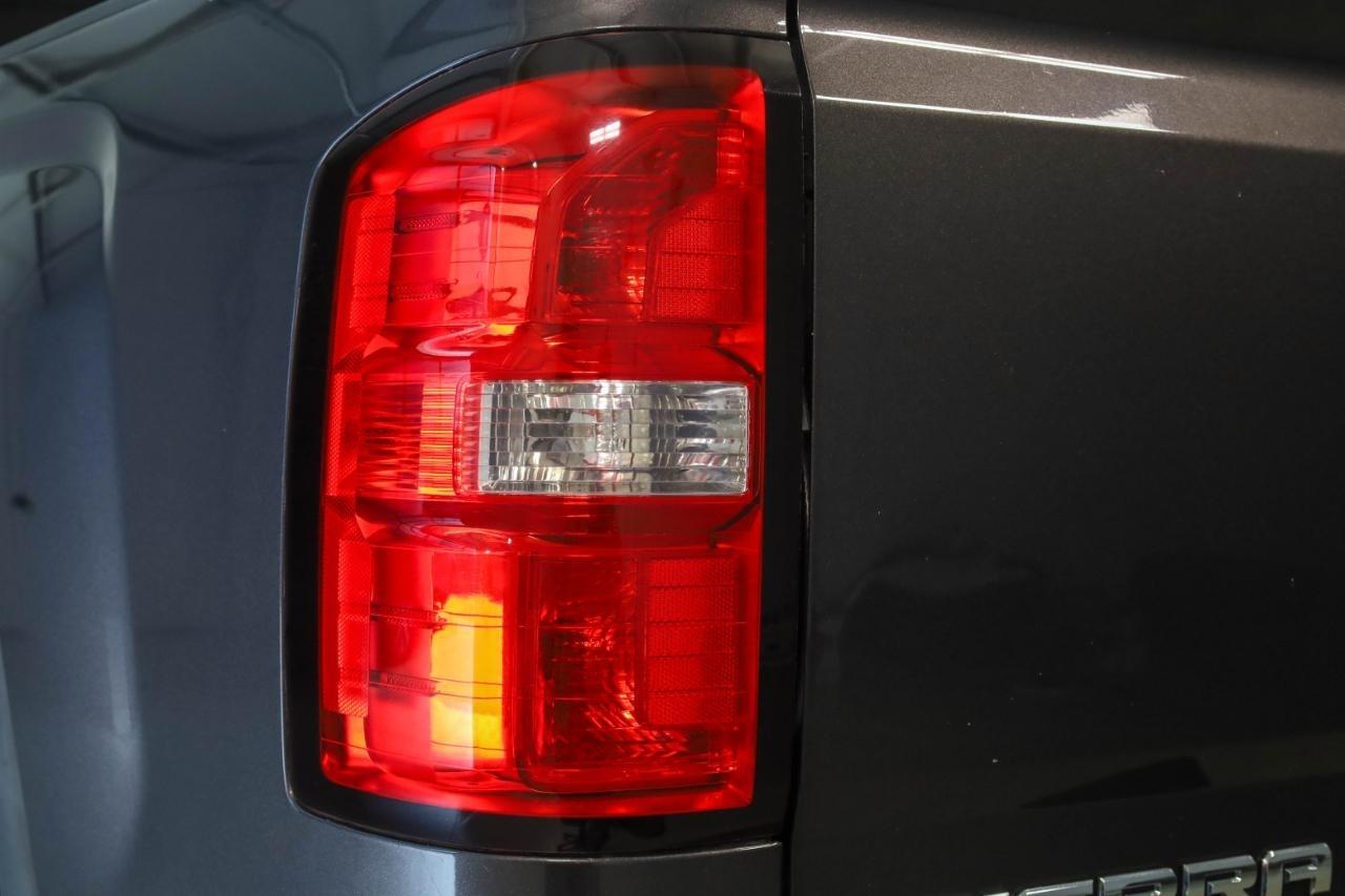 GMC Sierra 1500 4WD Crew Cab 143.5" Denali 2015