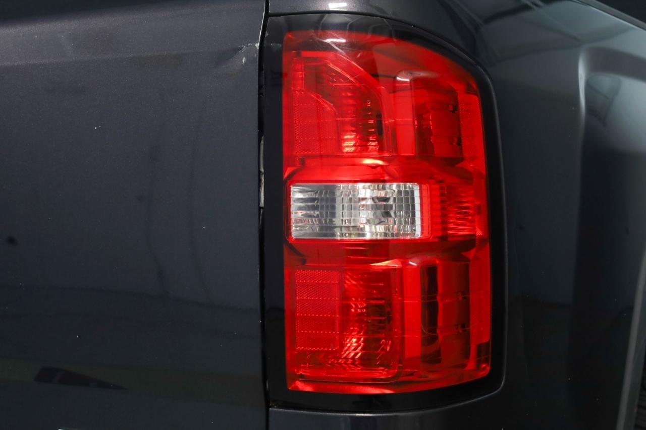 GMC Sierra 1500 4WD Crew Cab 143.5" Denali 2015