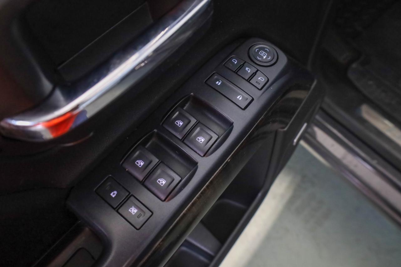 GMC Sierra 1500 4WD Crew Cab 143.5" Denali 2015