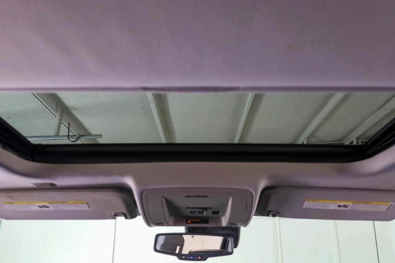 GMC Sierra 1500 4WD Crew Cab 143.5" Denali 2015