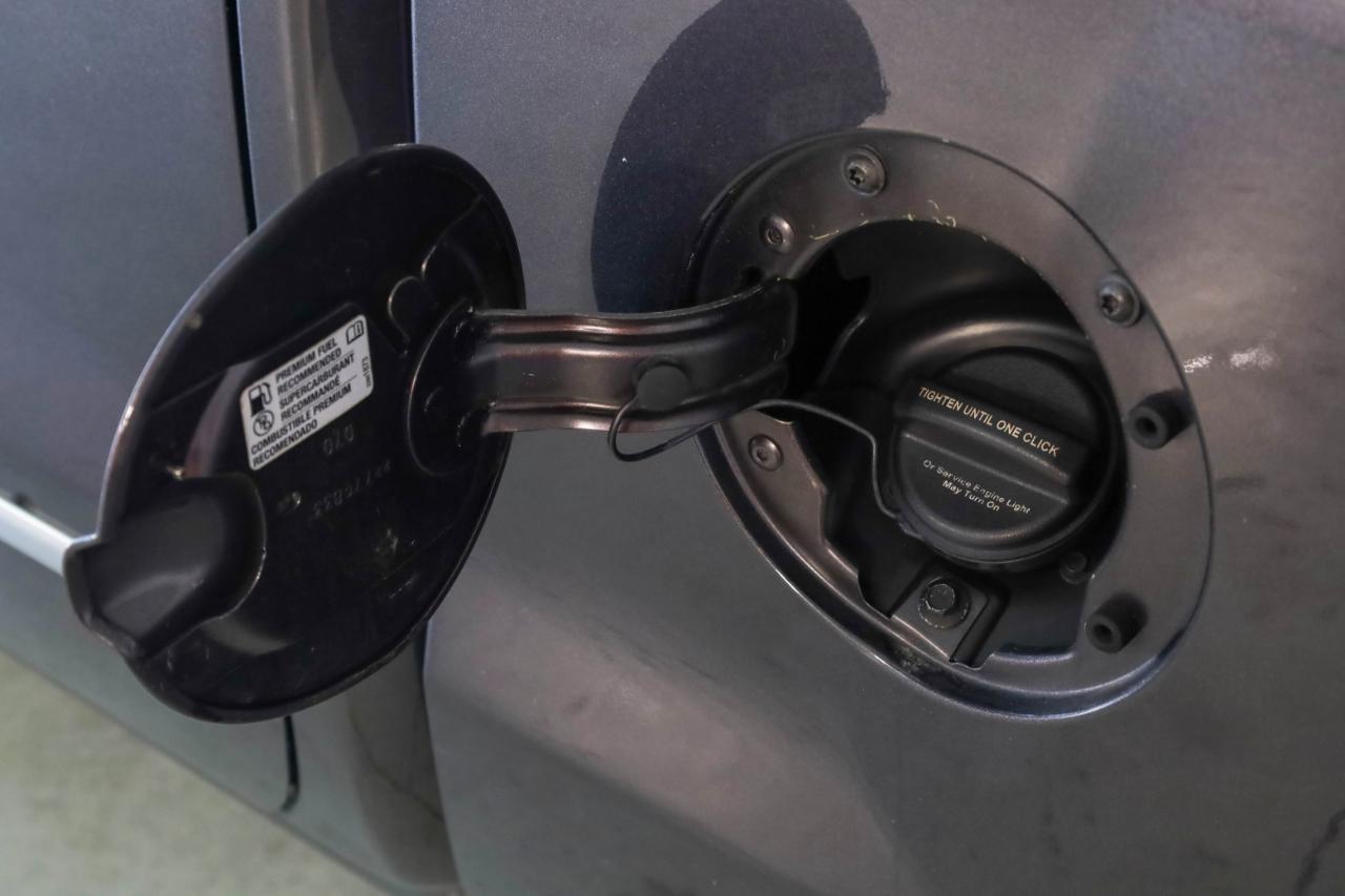 GMC Sierra 1500 4WD Crew Cab 143.5" Denali 2015