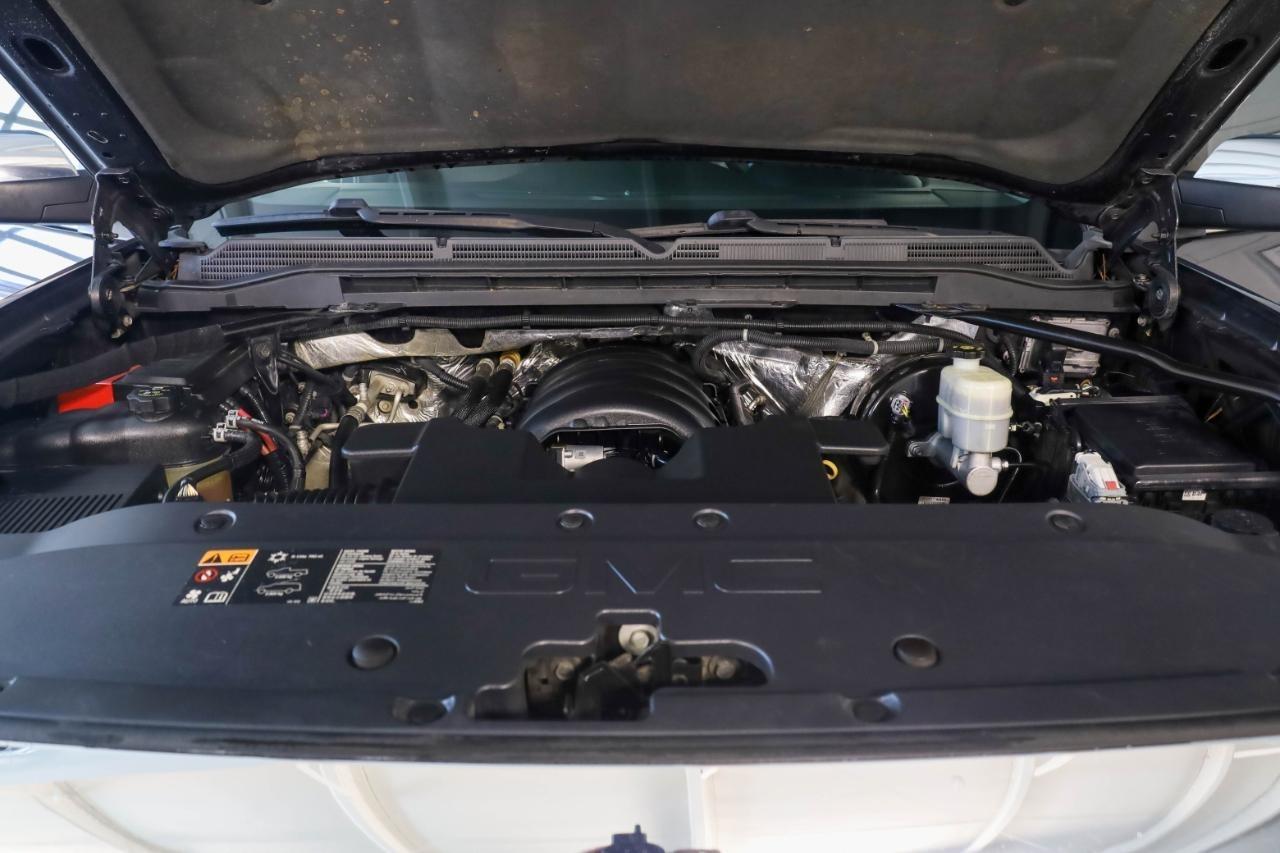 GMC Sierra 1500 4WD Crew Cab 143.5" Denali 2015