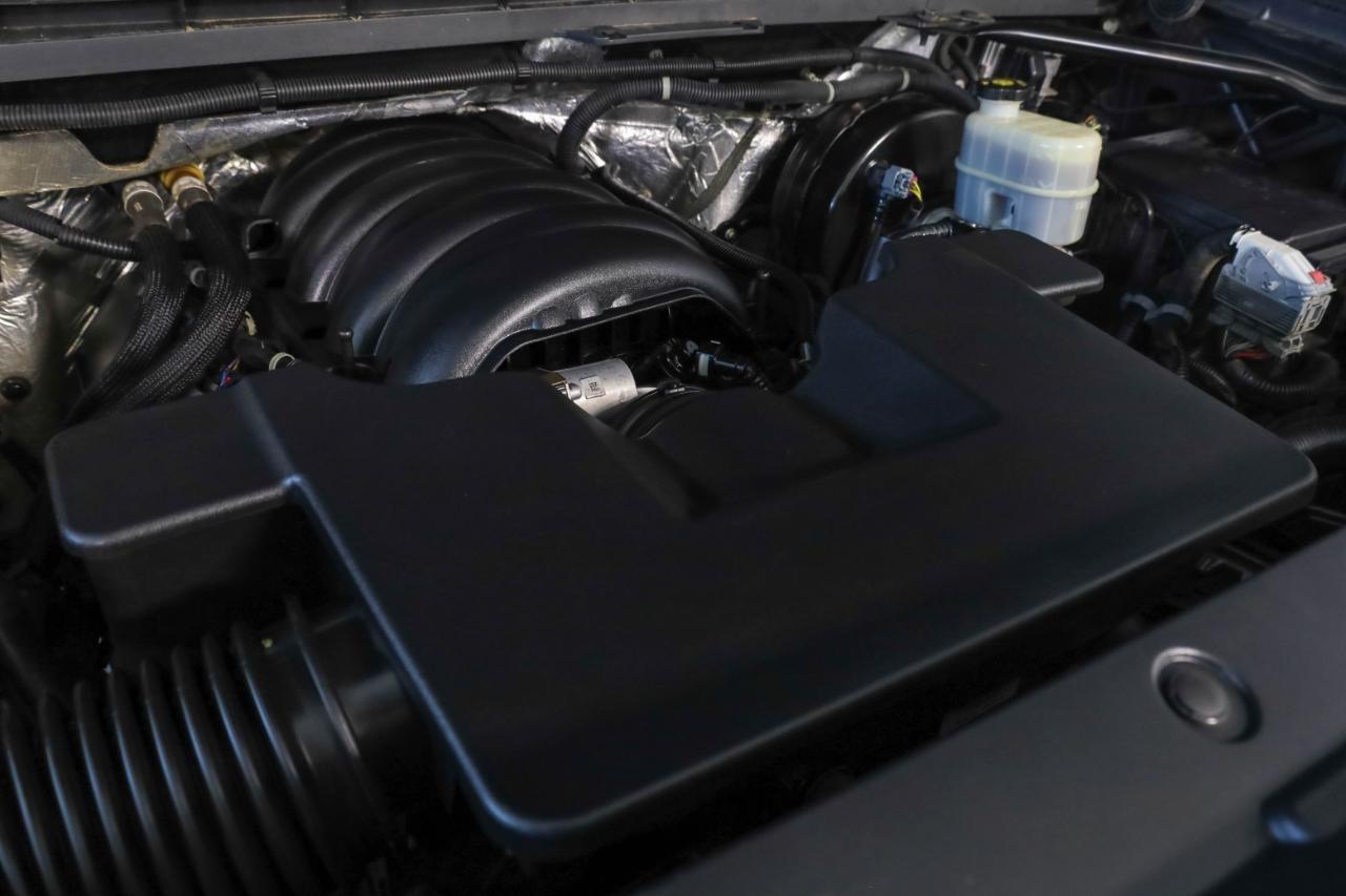 GMC Sierra 1500 4WD Crew Cab 143.5" Denali 2015