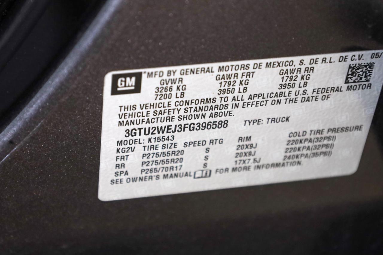 GMC Sierra 1500 4WD Crew Cab 143.5" Denali 2015