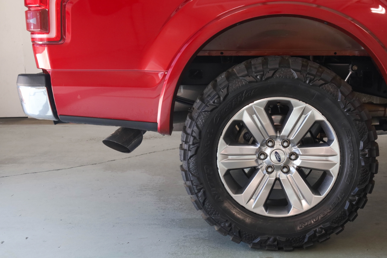 Ford F-150 Lariat 4WD SuperCrew 5.5' Box 2017 Ford F-150 Lariat 4WD SuperCrew 5.5' Box 2017