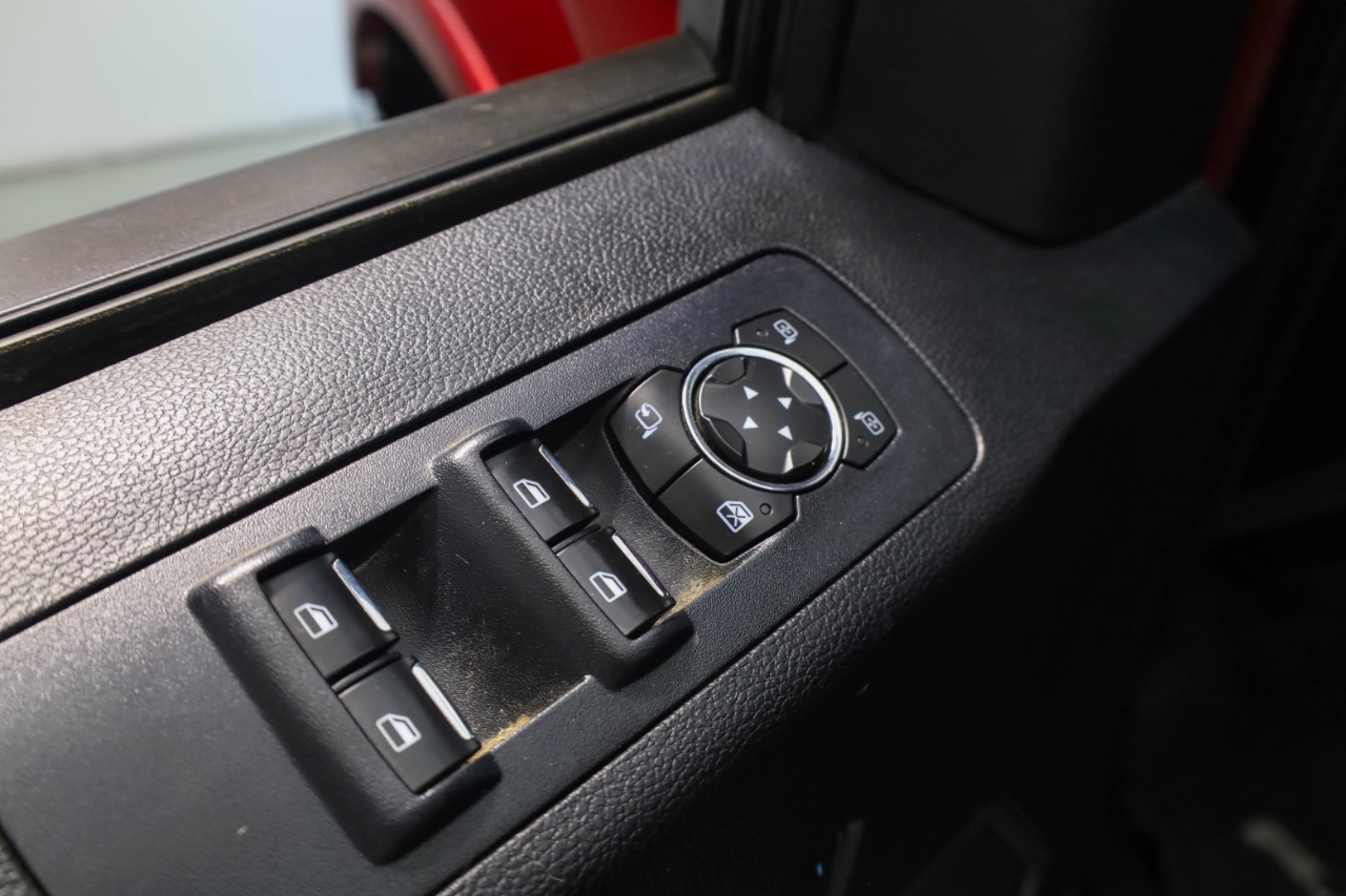 Ford F-150 Lariat 4WD SuperCrew 5.5' Box 2017 Ford F-150 Lariat 4WD SuperCrew 5.5' Box 2017