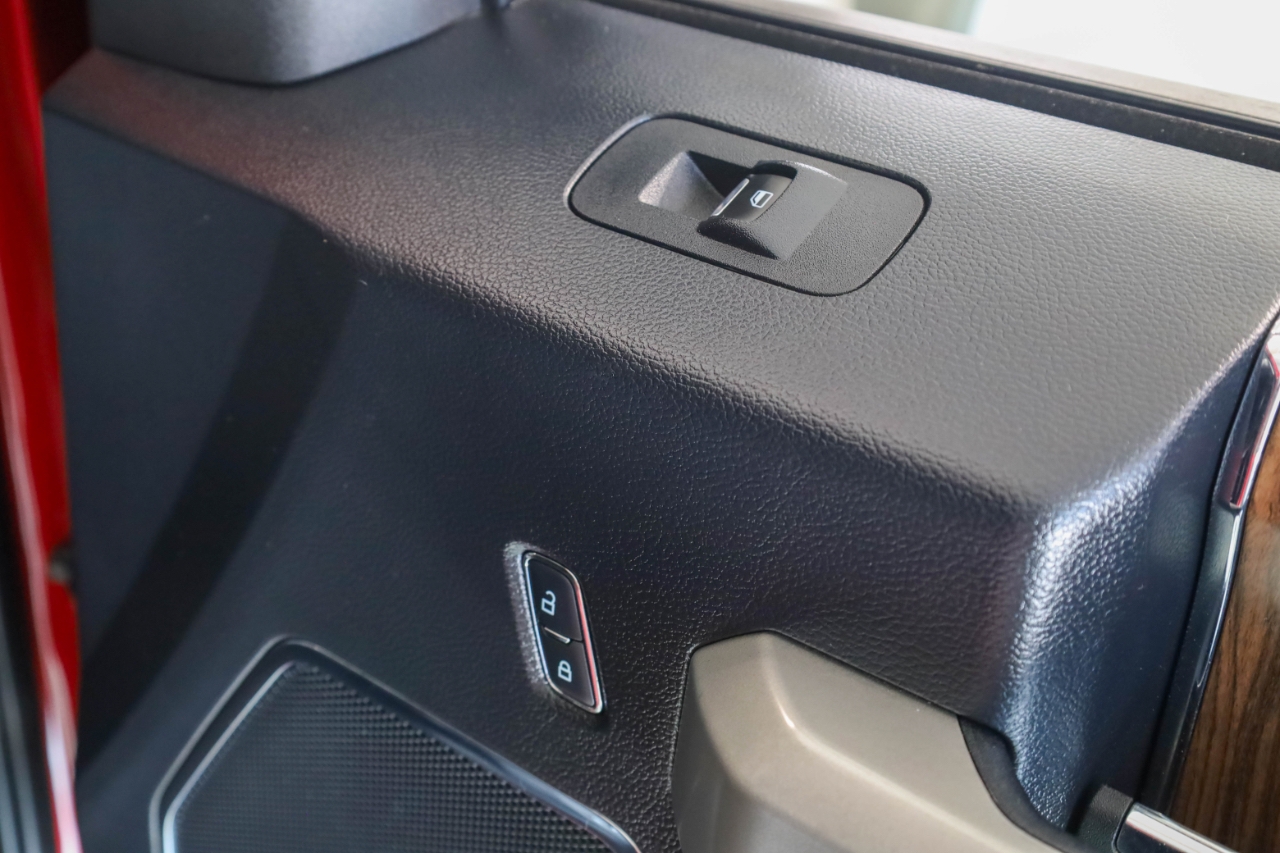 Ford F-150 Lariat 4WD SuperCrew 5.5' Box 2017 Ford F-150 Lariat 4WD SuperCrew 5.5' Box 2017