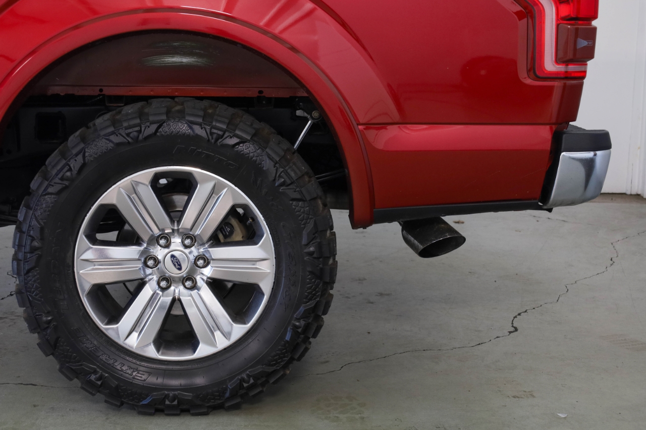 Ford F-150 Lariat 4WD SuperCrew 5.5' Box 2017 Ford F-150 Lariat 4WD SuperCrew 5.5' Box 2017