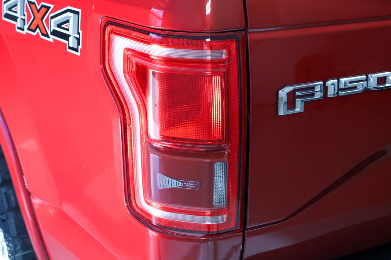 Ford F-150 Lariat 4WD SuperCrew 5.5' Box 2017 Ford F-150 Lariat 4WD SuperCrew 5.5' Box 2017