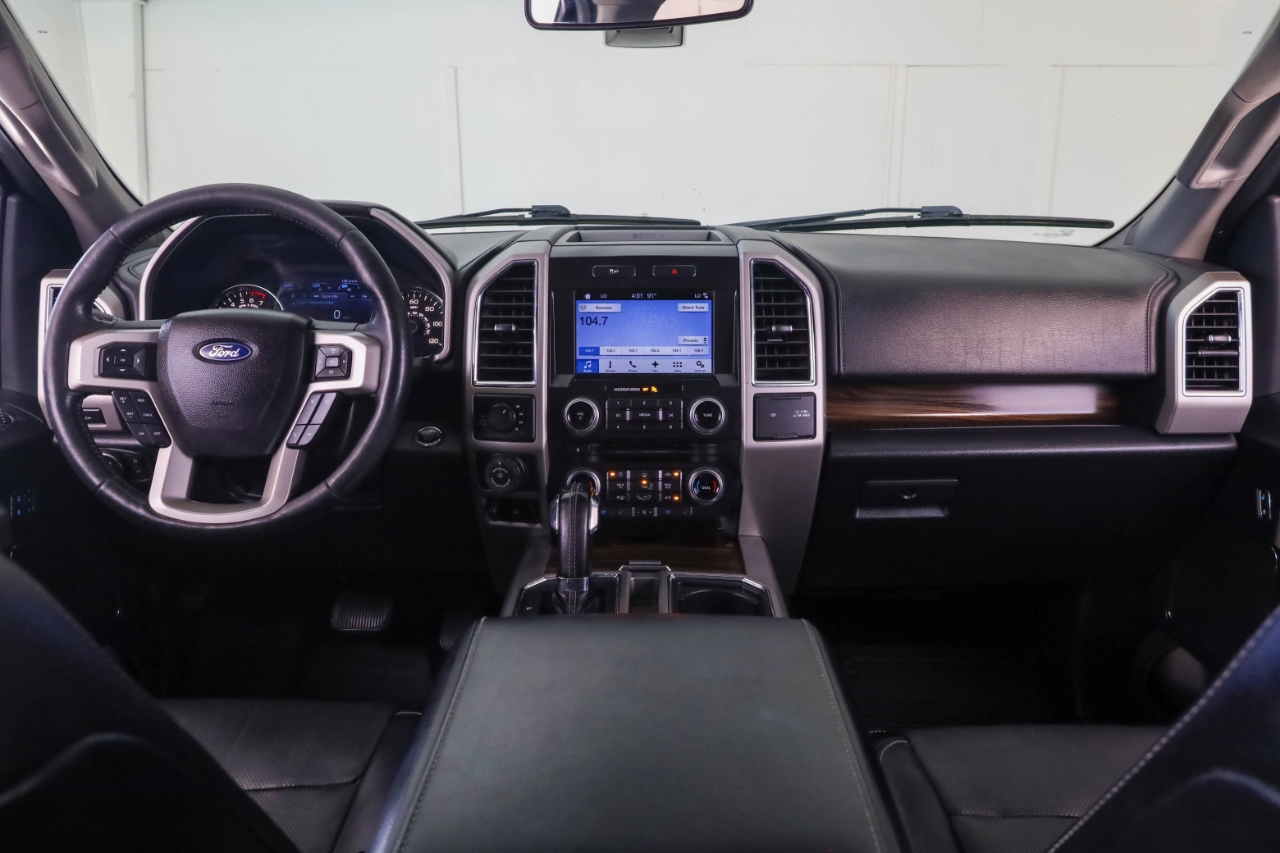 Ford F-150 Lariat 4WD SuperCrew 5.5' Box 2017 Ford F-150 Lariat 4WD SuperCrew 5.5' Box 2017