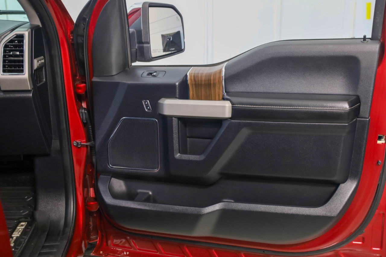 Ford F-150 Lariat 4WD SuperCrew 5.5' Box 2017 Ford F-150 Lariat 4WD SuperCrew 5.5' Box 2017