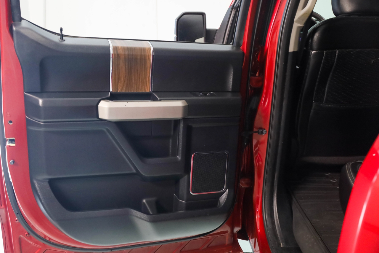 Ford F-150 Lariat 4WD SuperCrew 5.5' Box 2017 Ford F-150 Lariat 4WD SuperCrew 5.5' Box 2017