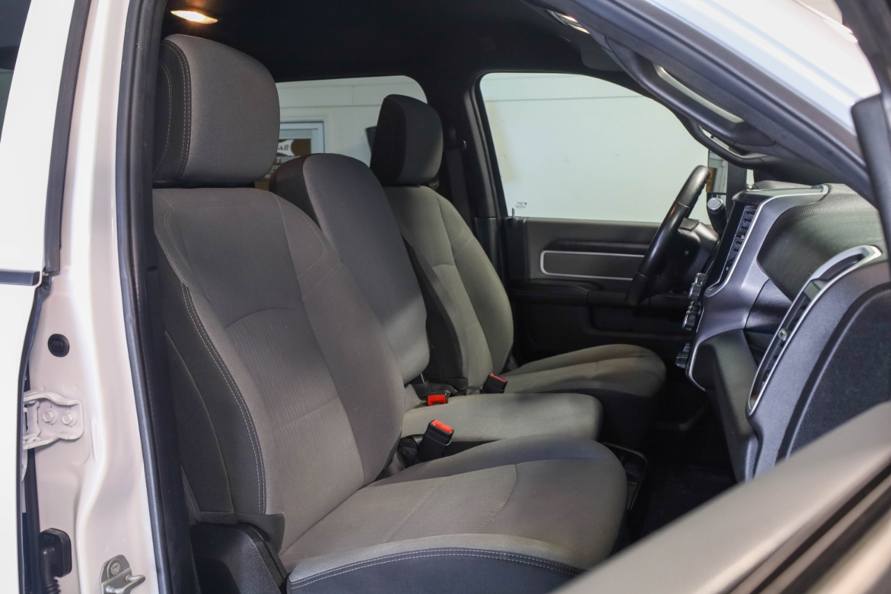 RAM 3500 Big Horn 4x4 Crew Cab 8' Box 2022 RAM 3500 Big Horn 4x4 Crew Cab 8' Box 2022