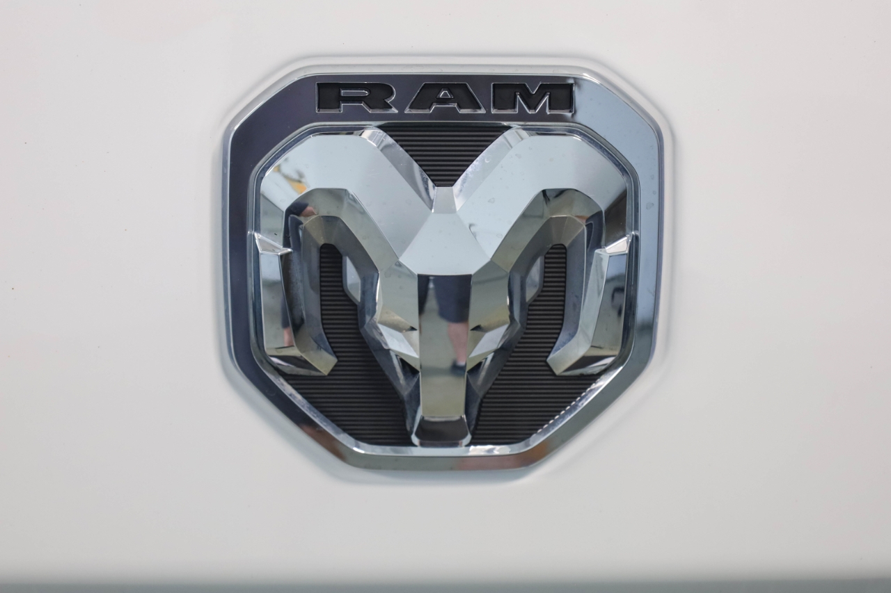 RAM 3500 Big Horn 4x4 Crew Cab 8' Box 2022 RAM 3500 Big Horn 4x4 Crew Cab 8' Box 2022