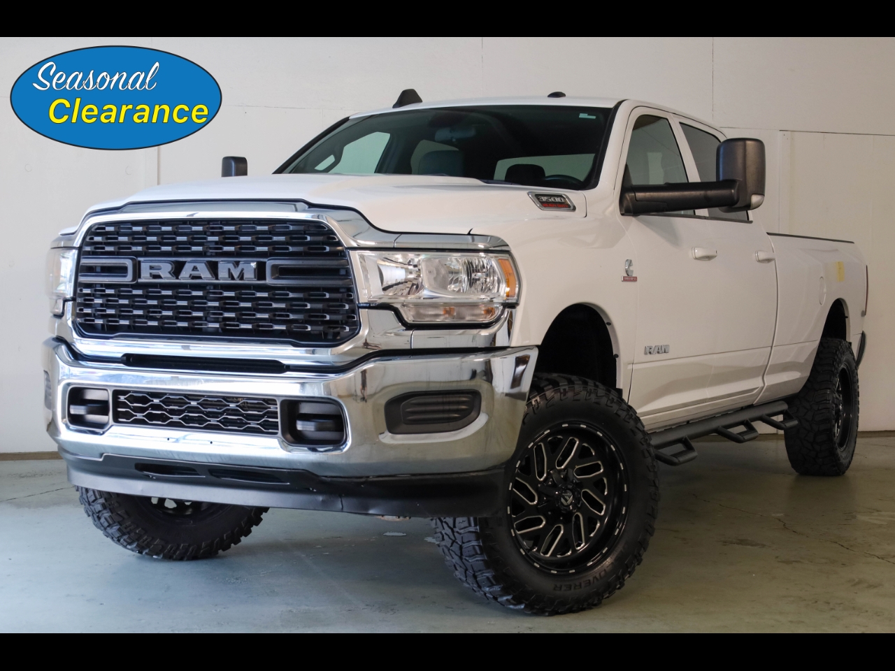 RAM 3500 Big Horn 4x4 Crew Cab 8' Box 2022