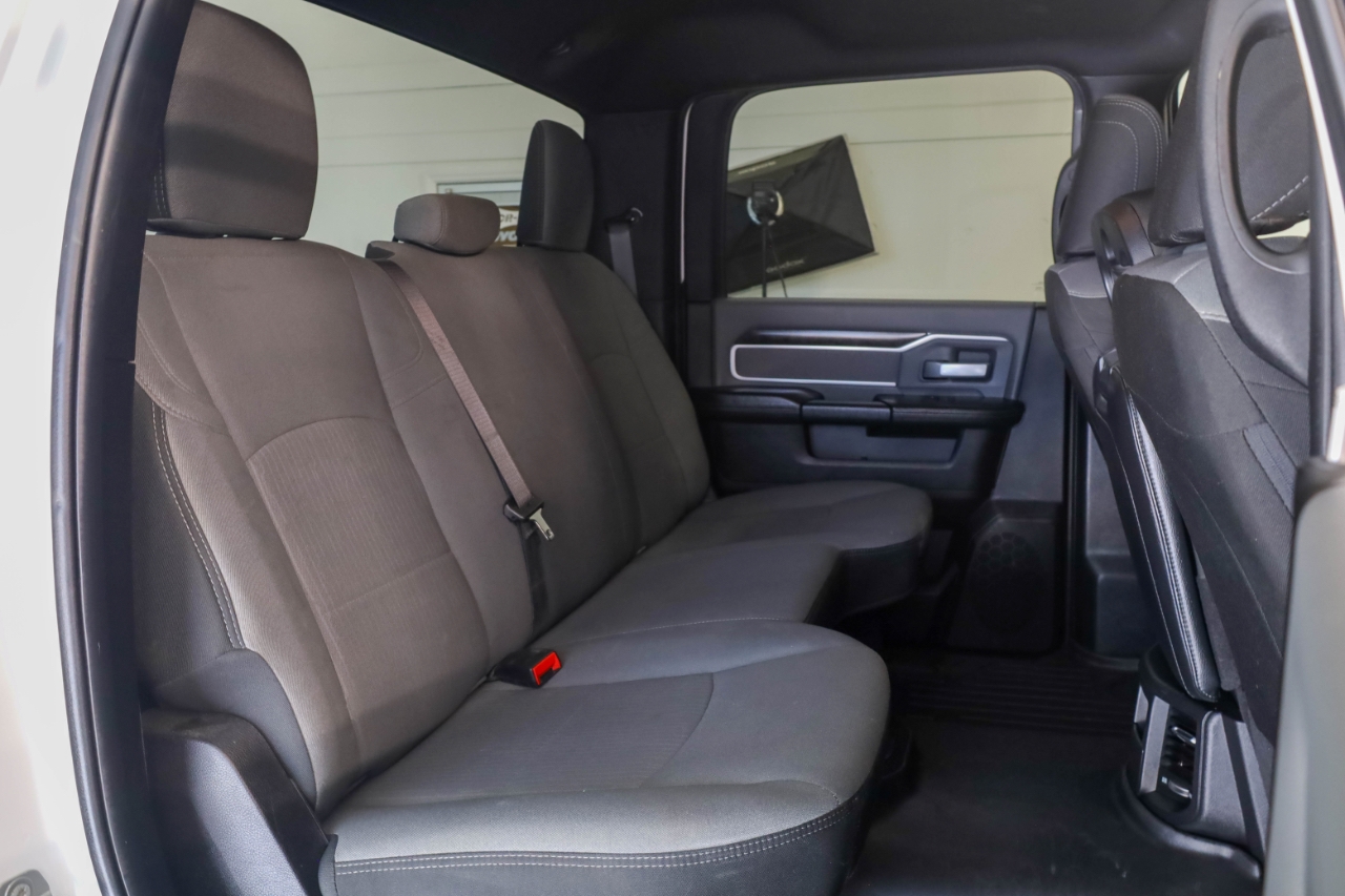 RAM 3500 Big Horn 4x4 Crew Cab 8' Box 2022