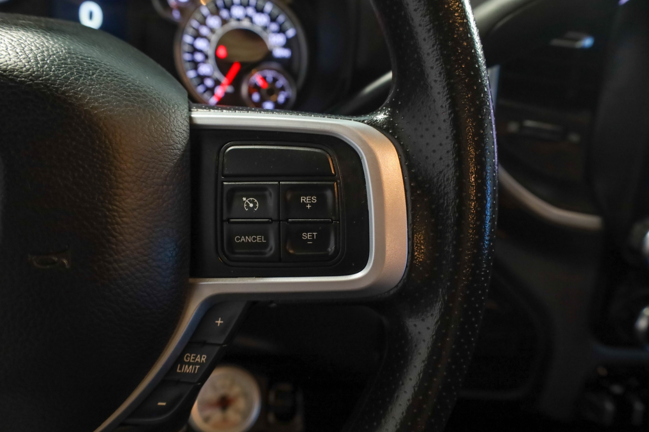 RAM 3500 Big Horn 4x4 Crew Cab 8' Box 2022