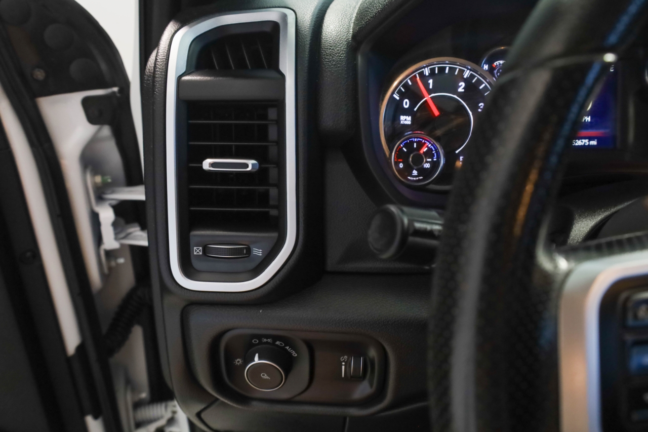 RAM 3500 Big Horn 4x4 Crew Cab 8' Box 2022