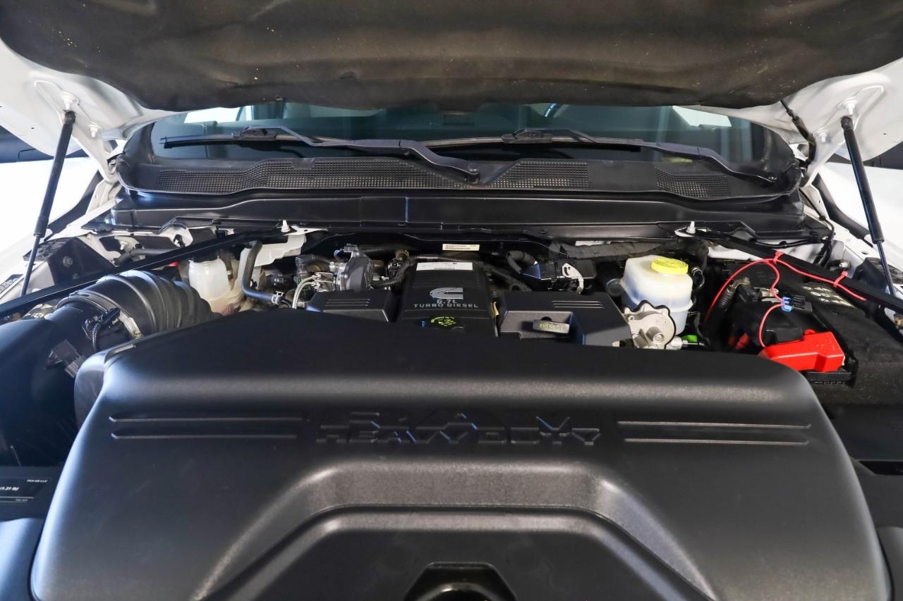 RAM 3500 Big Horn 4x4 Crew Cab 8' Box 2022