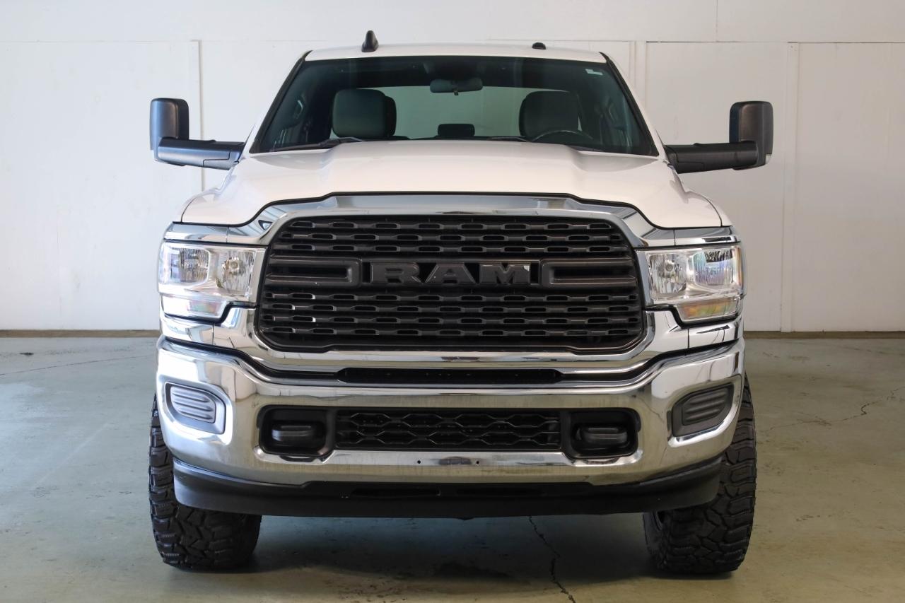 RAM 3500 Big Horn 4x4 Crew Cab 8' Box 2022