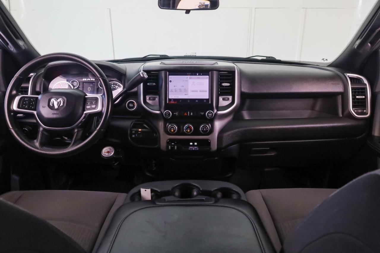 RAM 3500 Big Horn 4x4 Crew Cab 8' Box 2022