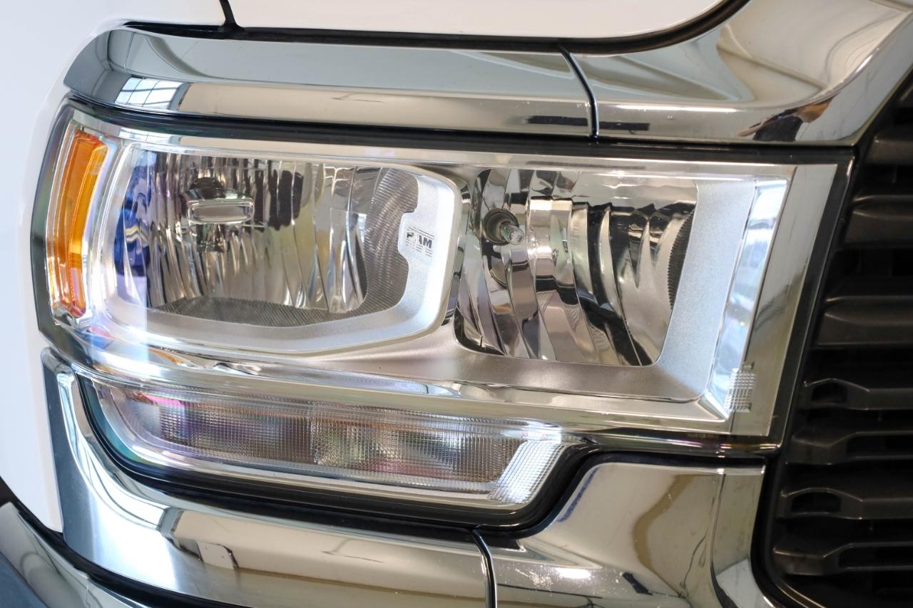 RAM 3500 Big Horn 4x4 Crew Cab 8' Box 2022