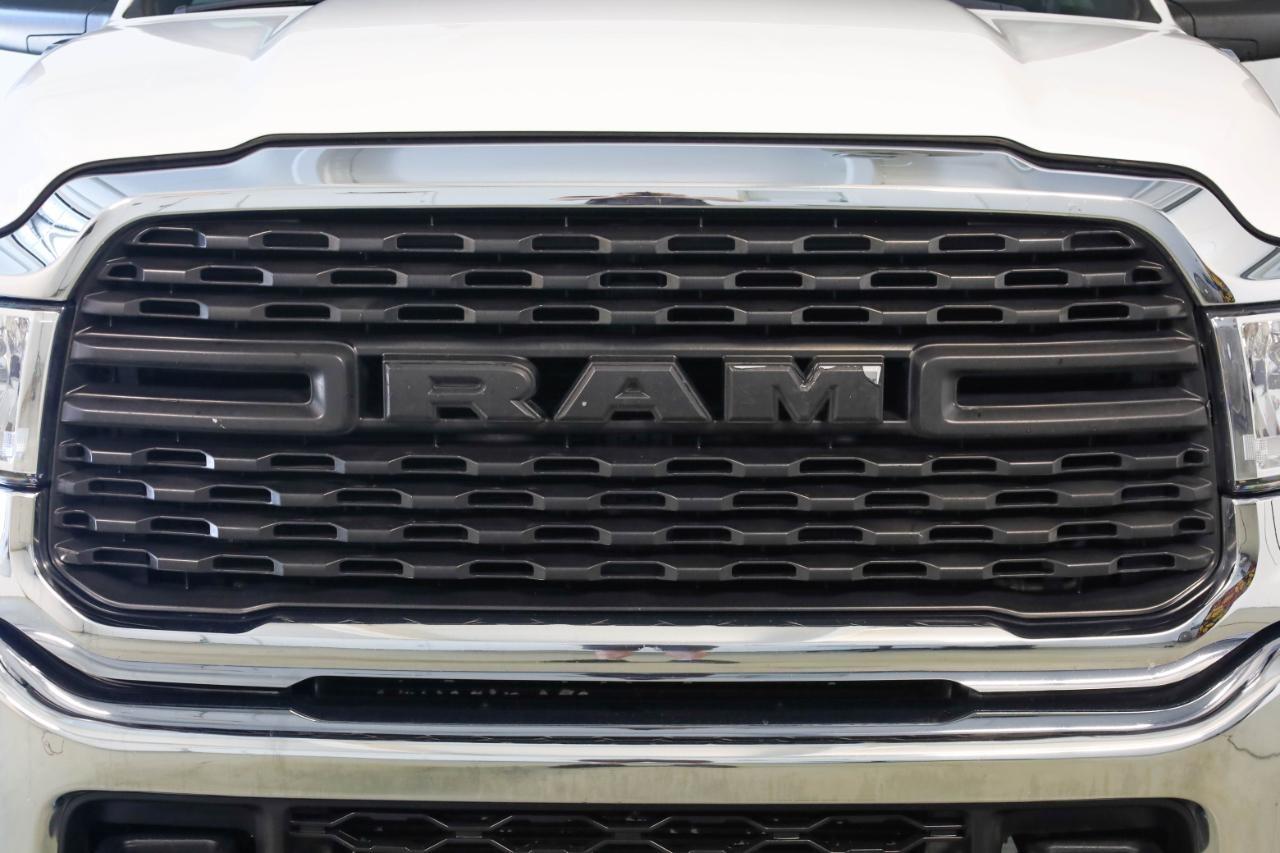 RAM 3500 Big Horn 4x4 Crew Cab 8' Box 2022