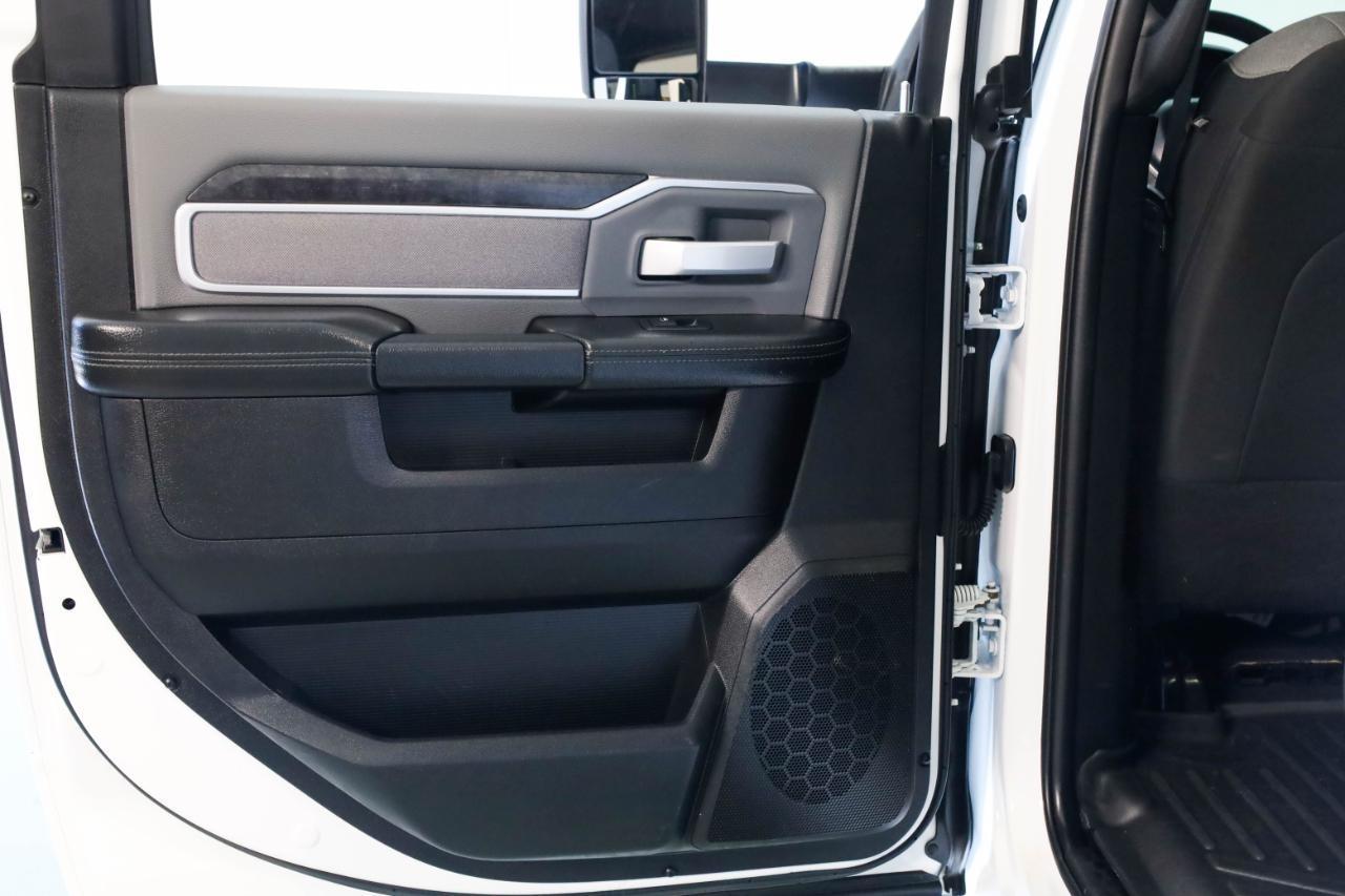 RAM 3500 Big Horn 4x4 Crew Cab 8' Box 2022