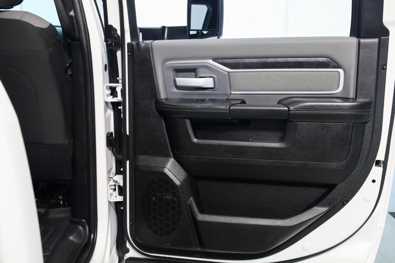 RAM 3500 Big Horn 4x4 Crew Cab 8' Box 2022