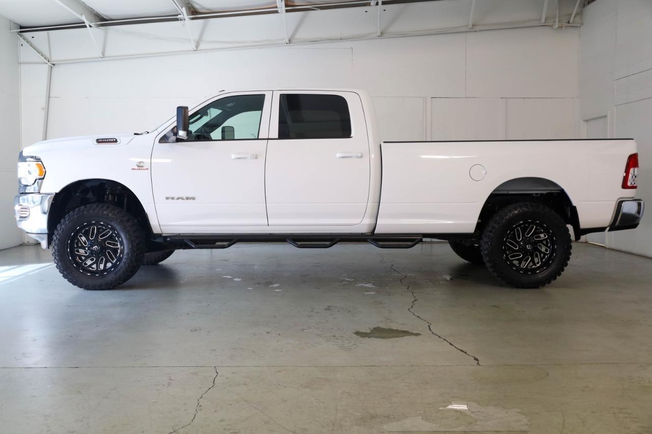 RAM 3500 Big Horn 4x4 Crew Cab 8' Box 2022