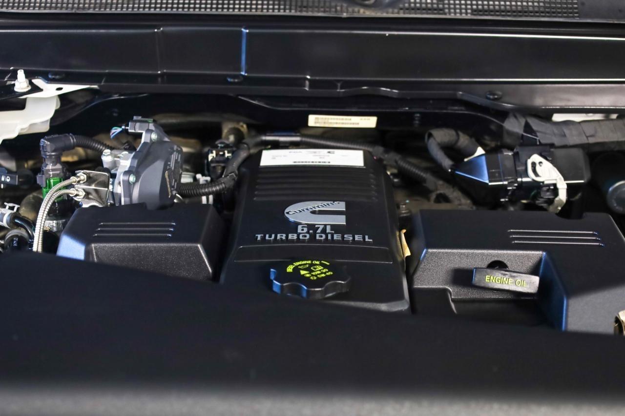 RAM 3500 Big Horn 4x4 Crew Cab 8' Box 2022