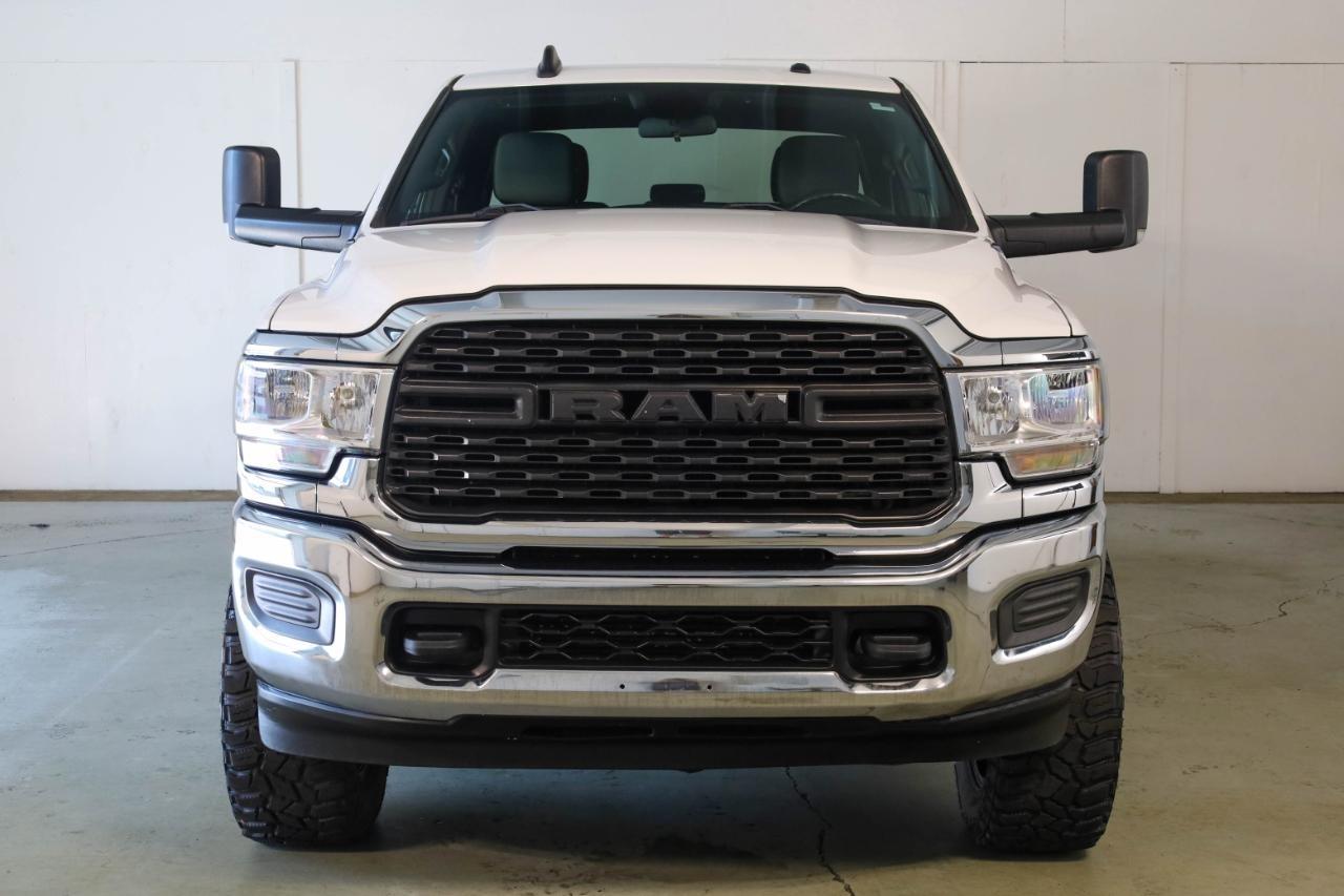 RAM 3500 Big Horn 4x4 Crew Cab 8' Box 2022