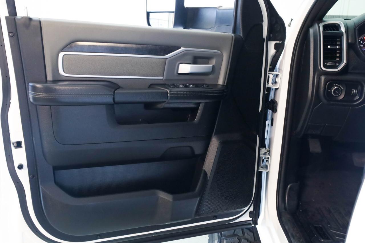 RAM 3500 Big Horn 4x4 Crew Cab 8' Box 2022