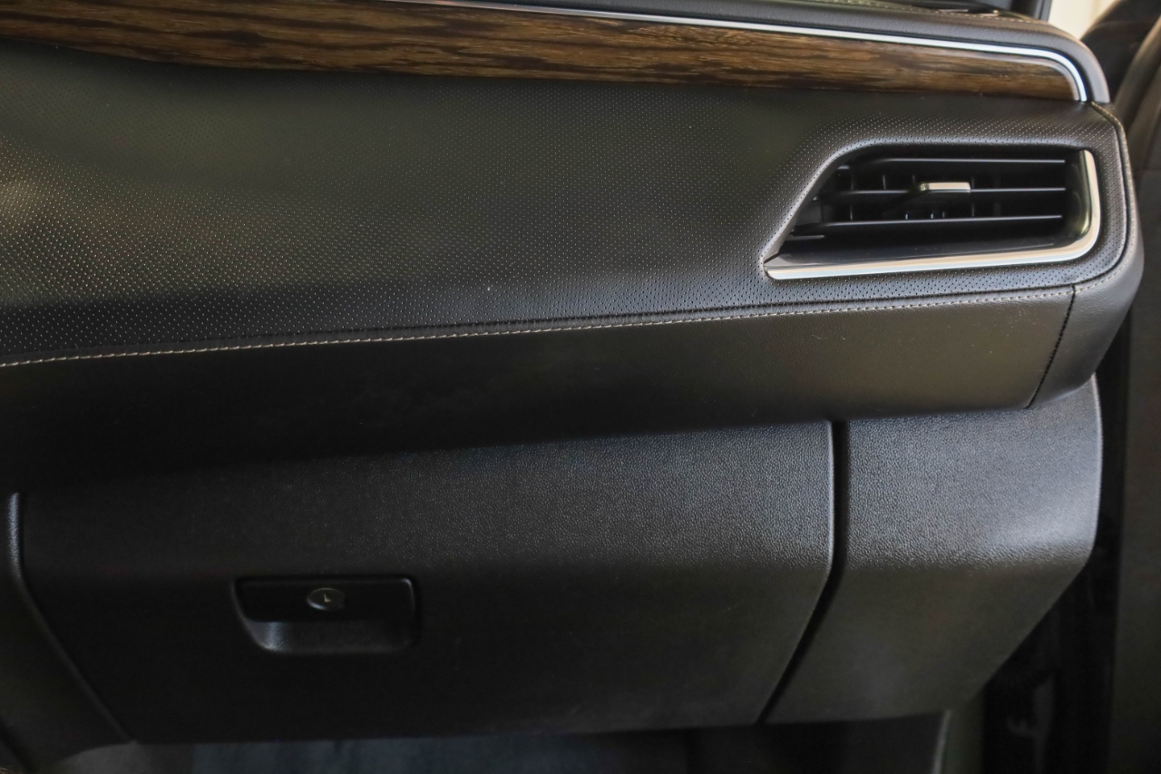 Chevrolet Suburban 4WD 4dr Premier 2023