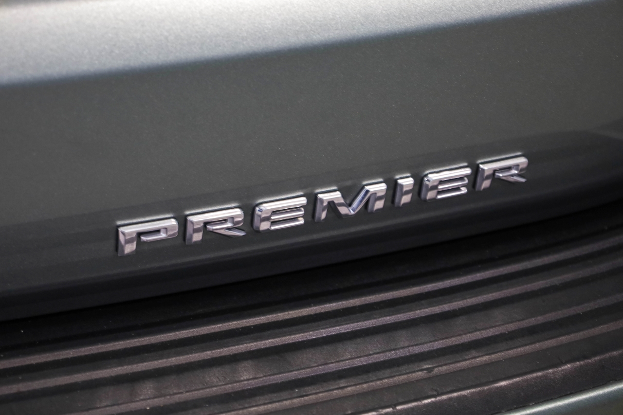 Chevrolet Suburban 4WD 4dr Premier 2023