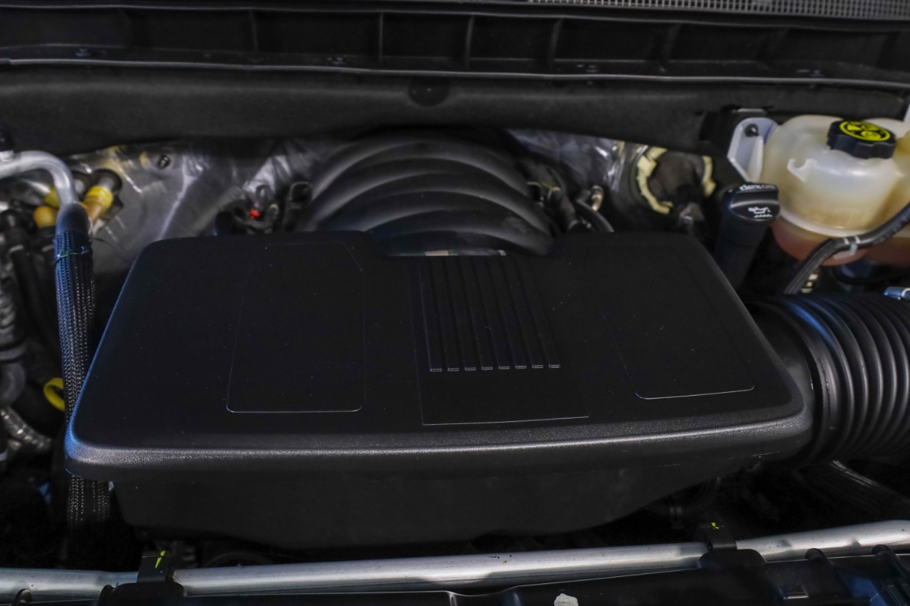 Chevrolet Suburban 4WD 4dr Premier 2023