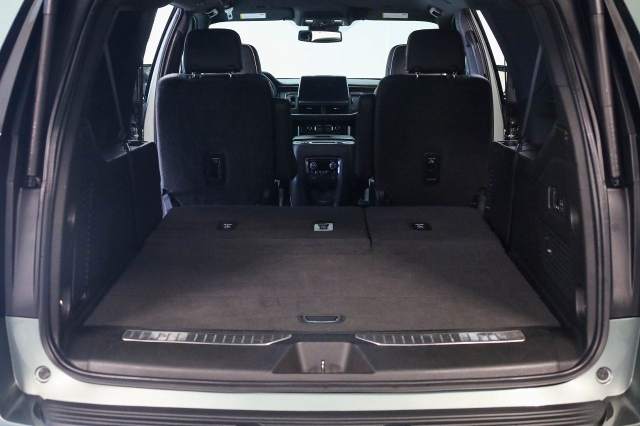 Chevrolet Suburban 4WD 4dr Premier 2023