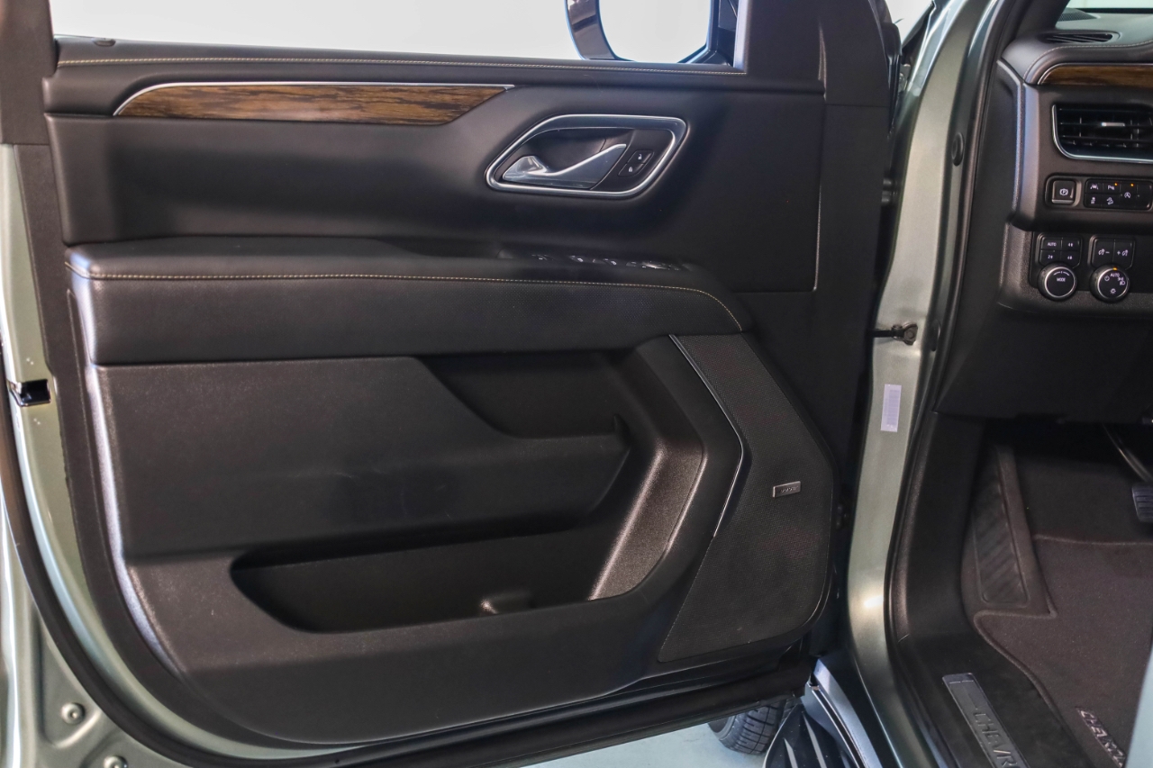 Chevrolet Suburban 4WD 4dr Premier 2023