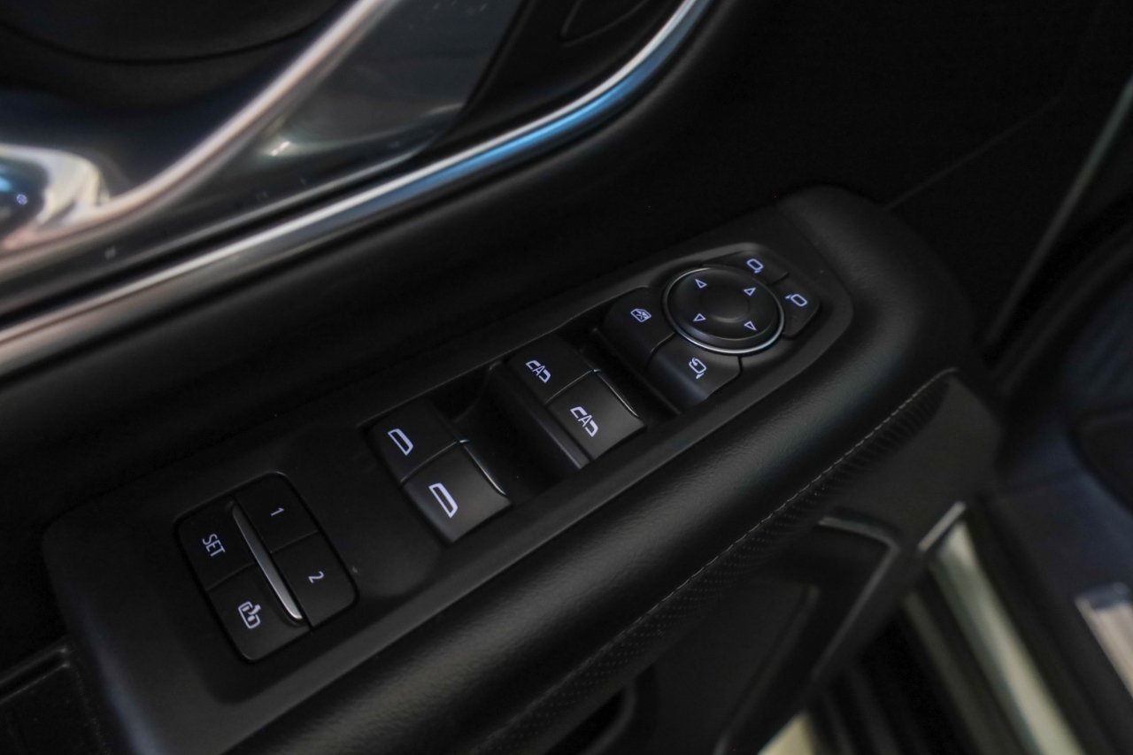 Chevrolet Suburban 4WD 4dr Premier 2023