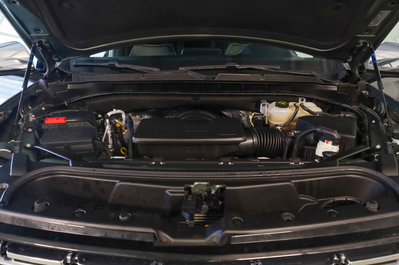 Chevrolet Suburban 4WD 4dr Premier 2023