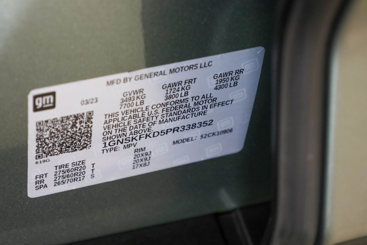 Chevrolet Suburban 4WD 4dr Premier 2023