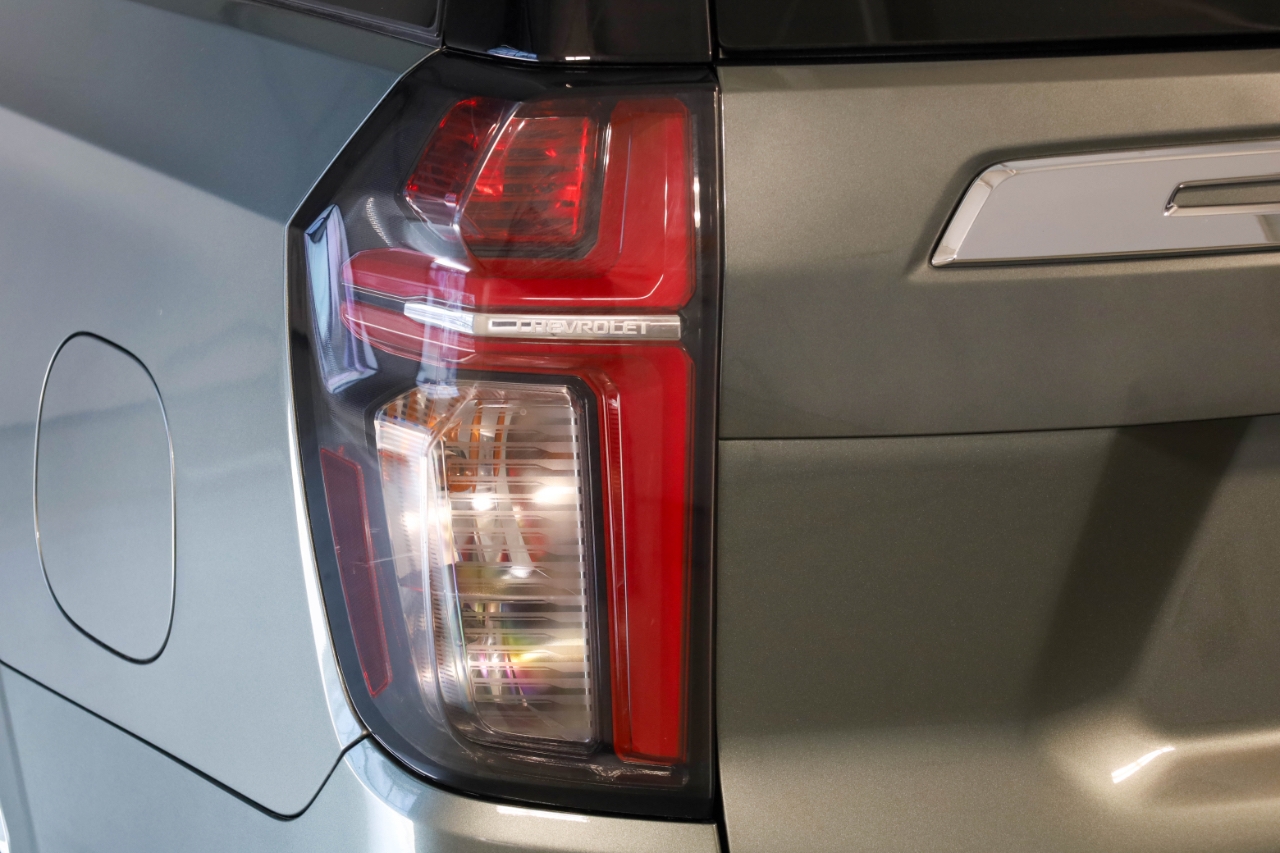 Chevrolet Suburban 4WD 4dr Premier 2023