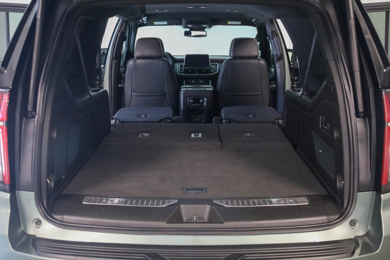 Chevrolet Suburban 4WD 4dr Premier 2023