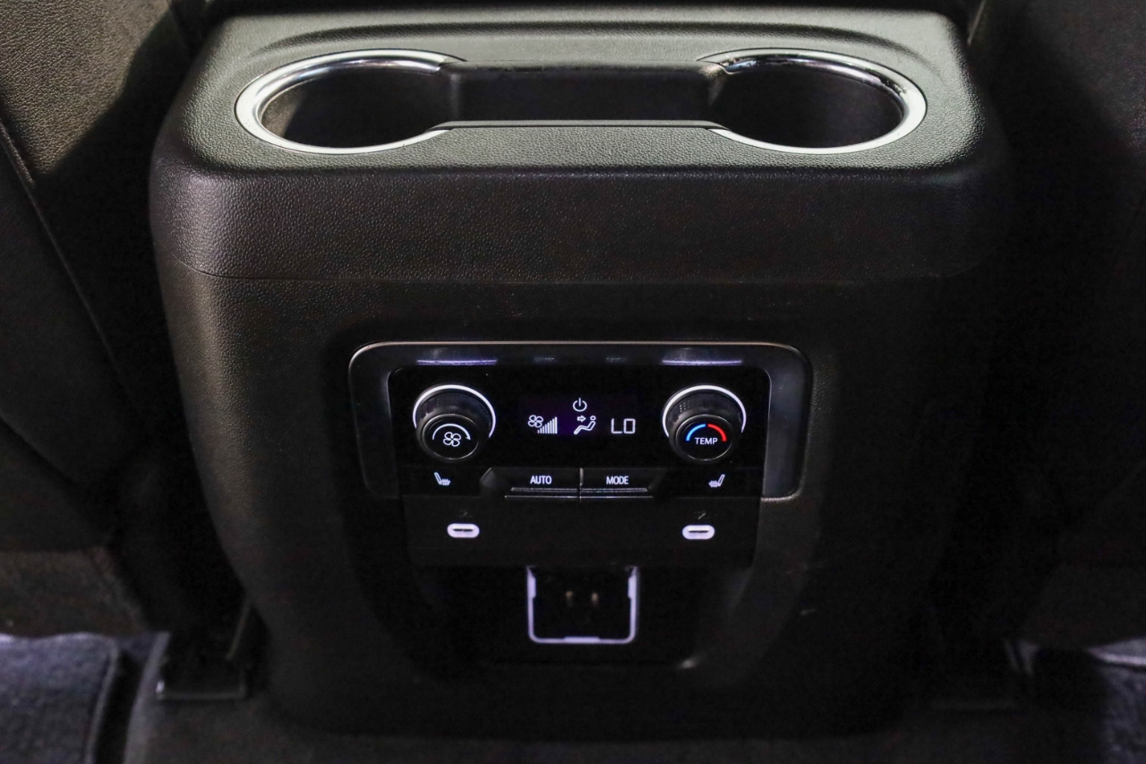 Chevrolet Suburban 4WD 4dr Premier 2023