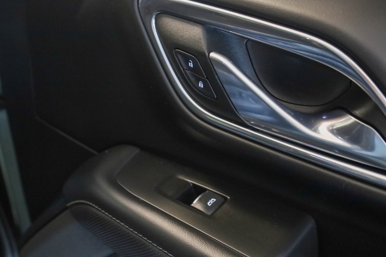 Chevrolet Suburban 4WD 4dr Premier 2023